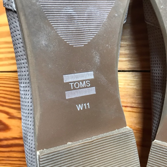 Toms Beige Pointed Toe Suede Flats, EUC, 11 - Picture 11 of 11